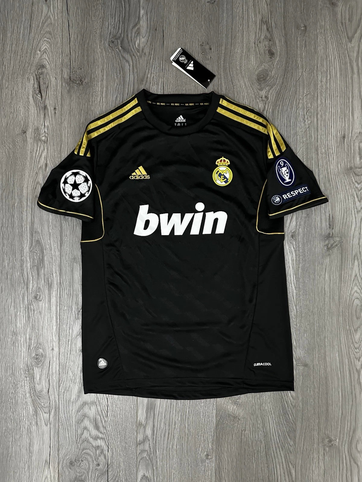 Real Madrid 2011/12 Third Retro Football Shirt - Black & Gold, Ronaldo #7, Men’s Size M